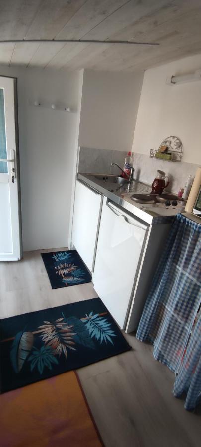 Studio Propre Et Cosy Le Mesnil-en-Vallée Kültér fotó